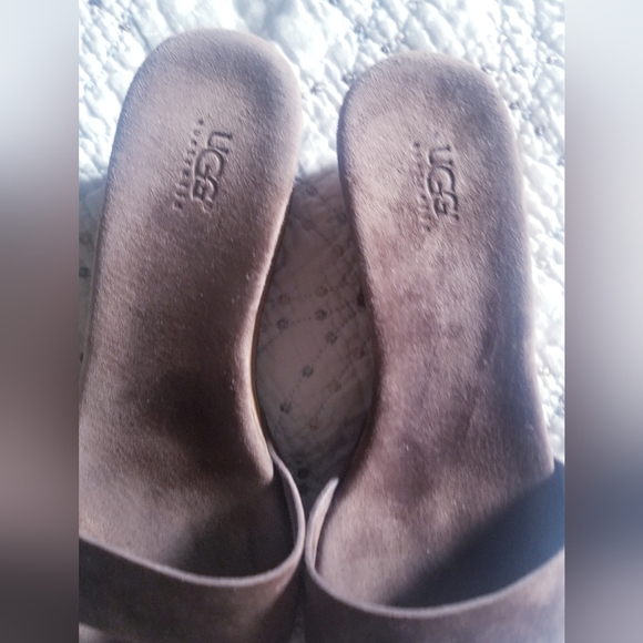 Ugg slips on comfy - Picture 6 of 11